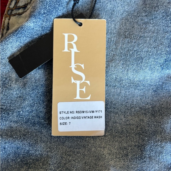 High Rise Light Blue Jeans - Picture 7 of 7